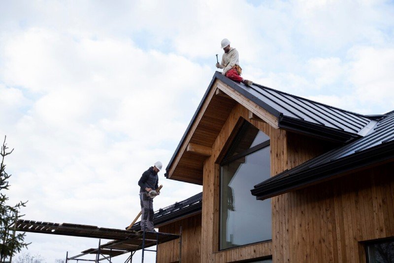 Repairing Storm-Damaged Roofs in Houston