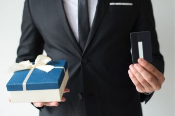 From Desk to Delight Thoughtful Employee Gifts to Foster a Winning Culture